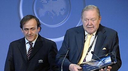 Γιόχανσον: «Με εξαπάτησε ο Μπλάτερ»