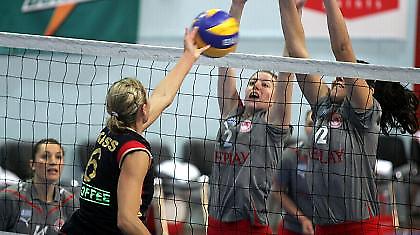 Άνετες και ωραίες οι «ερυθρόλευκες»