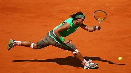 Προφυλάσσει τα γόνατά του ο Ναδάλ