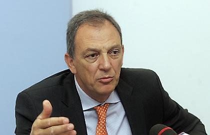 Υπογραφές για να φύγει ο Προσαλίκας