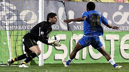 Παίρνει πέντε γκολκίπερ!