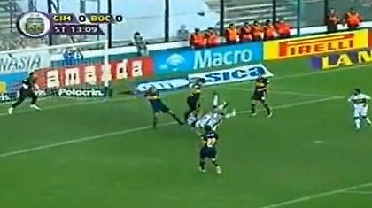 Απίθανο γκολ με διπλό ανάποδο ψαλίδι! (video)