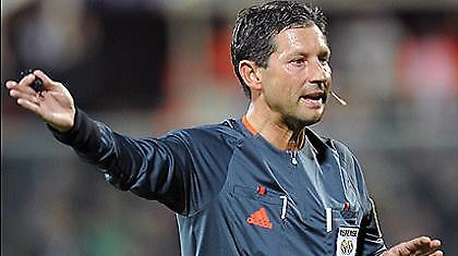 Βελγική σφυρίχτρα στο «Καμπ Νου»