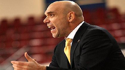 «Μόνο νίκη» το σύνθημα των Γκέκου, Φράνσις