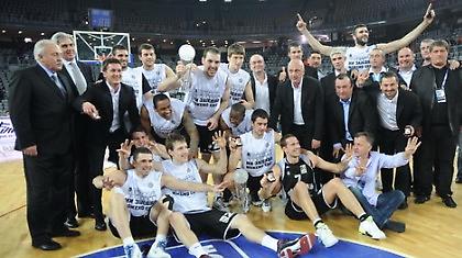 Ποτέ μην αφήνεις ένα τρίποντο από το κέντρο…