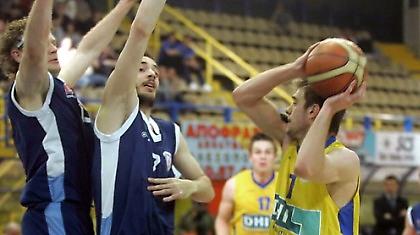 Έχασαν και έπεσαν