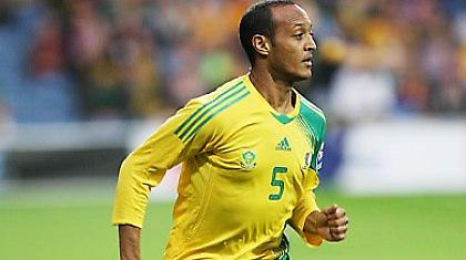 Στην Αφρική για το θάνατο του πατέρα του ο Μόρις