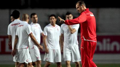 «Εσείς δεν ντρέπεστε;»