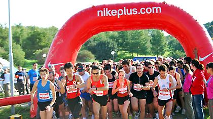 Με επιτυχία συνεχίζονται τα Nike Runs