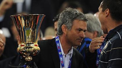 Μουρίνιο: «Άλλα τρία ματς, άλλοι δύο τίτλοι»