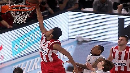 «Όλη η οικογένεια του μπάσκετ στο πλευρό του Ολυμπιακού»