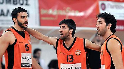 «Πρέπει κάποιοι να σωπάσουν»