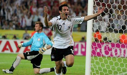 Στη… σύνταξη ο Νόιβιλ