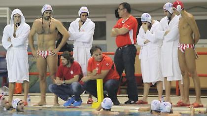 «Ζούμε με δανεικά»