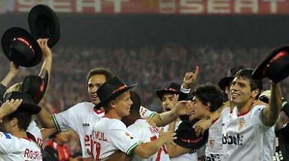 Της έβγαλε το… Καπέλ-ο! (video)