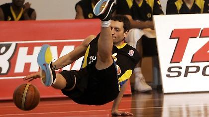 A1: Εκτός ο Κουμπούρας