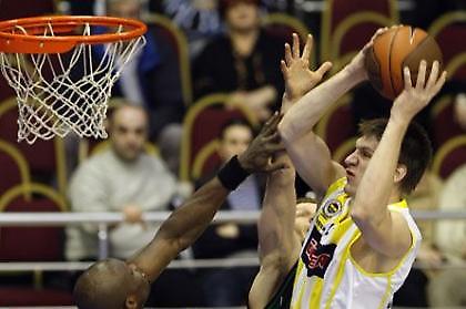 Προβάδισμα για «Φενέρ»