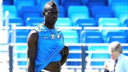 «Δεν φεύγει ο Μπαλοτέλι από την Ίντερ»