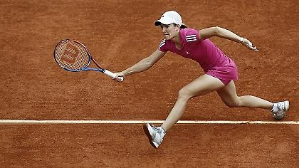 Νοκ άουτ η Ενάν, άνετα η Σερένα