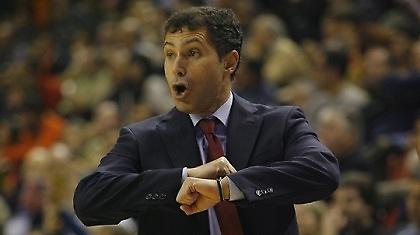 Ο Χουσέιν στον πάγκο της Βαλένθια