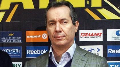 Κόντης: «Έχει συμβόλαιο ο Κούπερ»