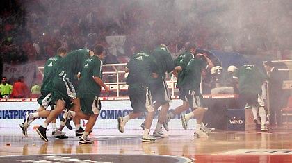 Στο λάκκο και το μπάσκετ…