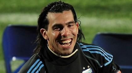 «Θέλει τον Τέβες ο Μπενίτεθ»