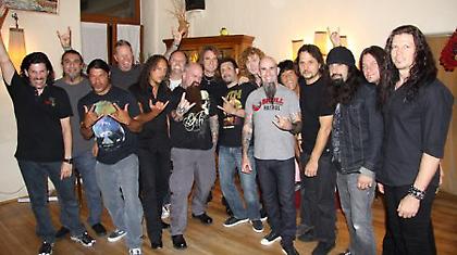 «Τέσσερις… και όλοι σας»!