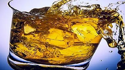 Χιονοπόλεμος και ουίσκι για συντροφιά