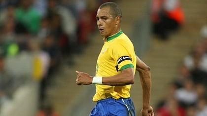 Η μισή Πρέμιερσιπ στα πόδια του Ζιλμπέρτο Σίλβα