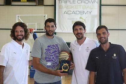 Ο Γιάννης Μπουρούσης στο 2ο Triple Crown Basketball Camp (vid)