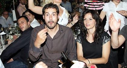 Ο πελαργός χτυπάει δύο φορές