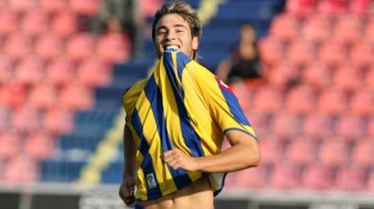 Έρχεται και υπογράφει!