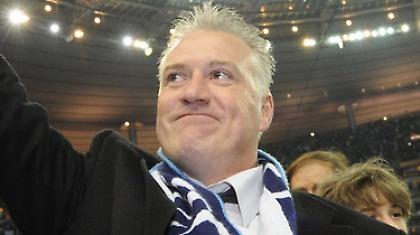 Δεν φεύγει ο προπονητής του τίτλου