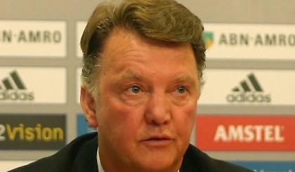 Φαν Χάαλ: «Ελπίζω να αποκλειστούν οι διεθνείς μας!»