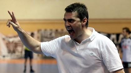 Τέλος ο Γκίνης, 