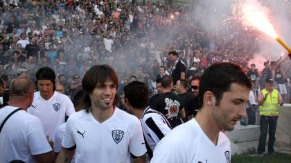 Πήρε νωρίς «φωτιά» η Τούμπα…