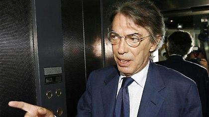 Ένας μένει, ένας φεύγει, ένας έρχεται!