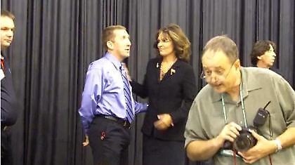 Σάρα Πέιλιν… «ανάφτρα»!