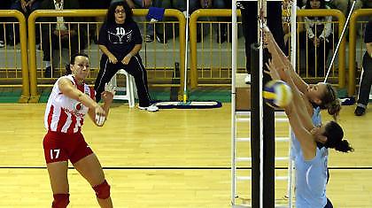 Παραμένει «κιτρινόμαυρη» η Καλαϊτζίεβα