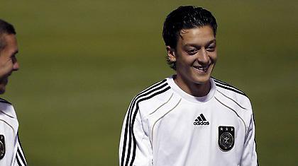 «Καλοβλέπει» Οζίλ η Άρσεναλ!