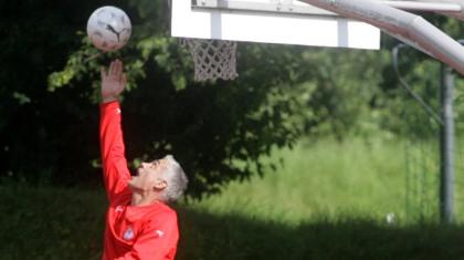 Ο Νικοπολίδης, το μπάσκετ, ο σκύλος και ο Λίνεν