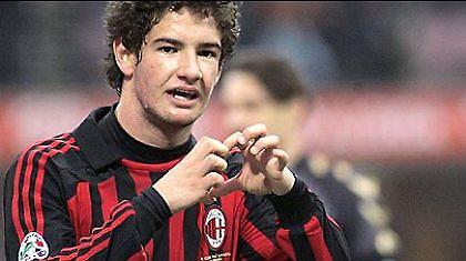 Δεν το κουνάει ρούπι από το Μιλάνο ο Πάτο!