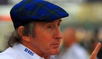 Τον στέλνει στη… σύνταξη