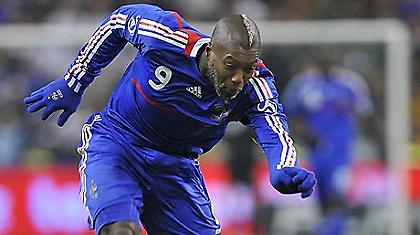 Σισέ: «Συνεχίζω στην εθνική, στηρίζω Μπλαν»