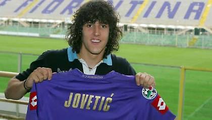 Παραμένει στη Φιορεντίνα ο Γιόβετιτς