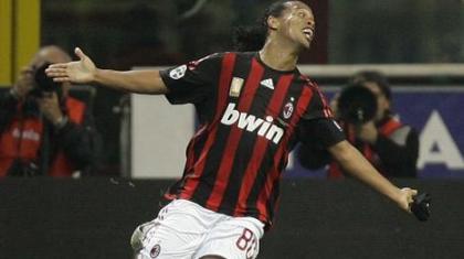 Γκαλιάνι: «Ο Ροναλντίνιο θα συνεχίσει στη Μίλαν»