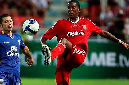 Κοιτάνε Άνφιλντ οι «αετοί»