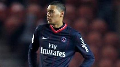 Δεν πουλάει η Παρί, μόνο αγοράζει