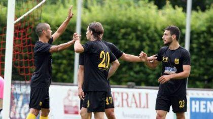 Επιστρέφει χαμογελαστός